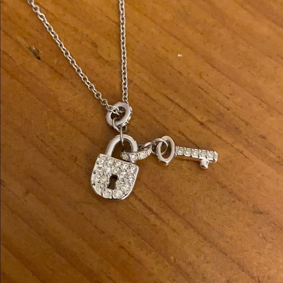 Swarovski crystal lock and key necklace - Picture 2 of 6